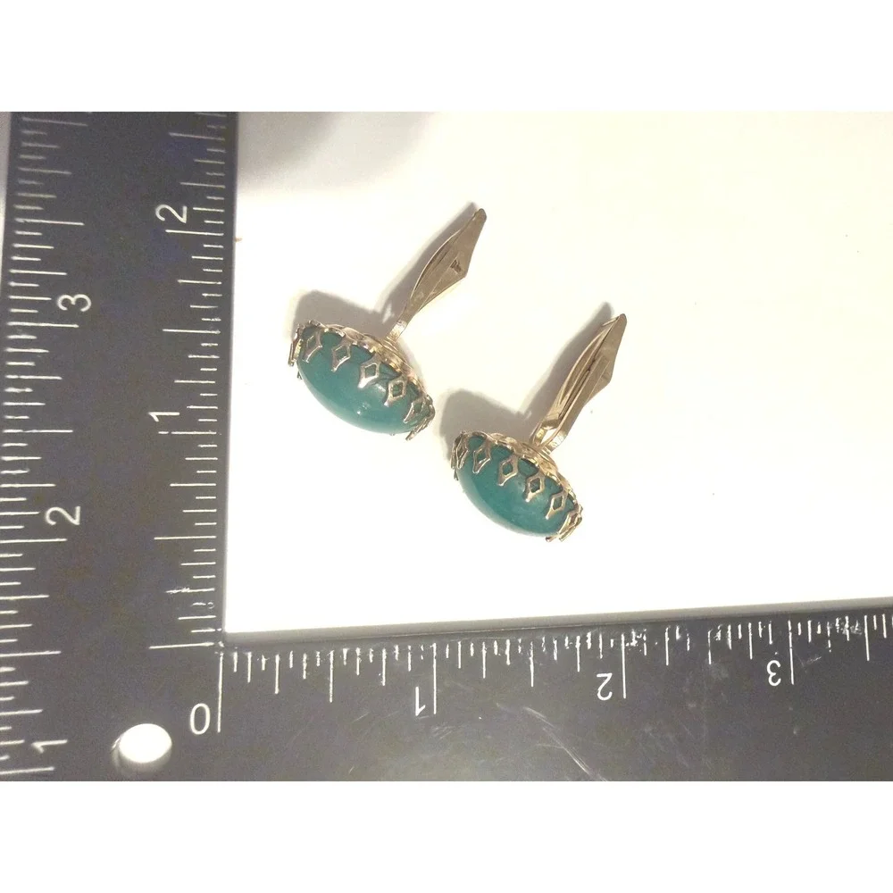 Vintage Gold Tone Green Cabochon Cufflinks Ornate Gallery Setting Toggle Back